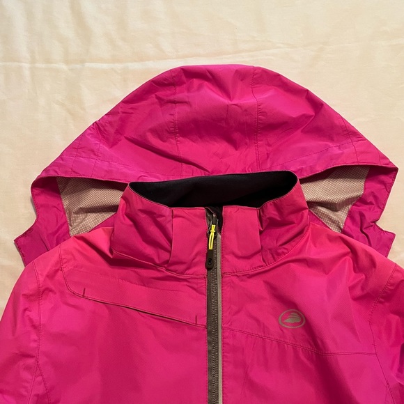 Hot Pink Woman’s Performance Bicycle Windbreaker/Rain Jacket. Size S - Picture 4 of 13